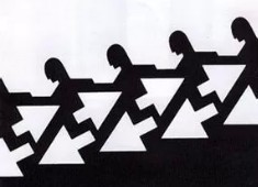 胜之道！球队在比赛中展现团结合作力量