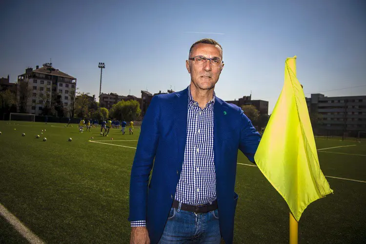 华更卡保持胜率，全队士气良好的简单介绍