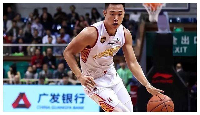 稳居篮球榜首,球队实力强劲的简单介绍 稳居篮球榜首,球队实力强劲的简单介绍