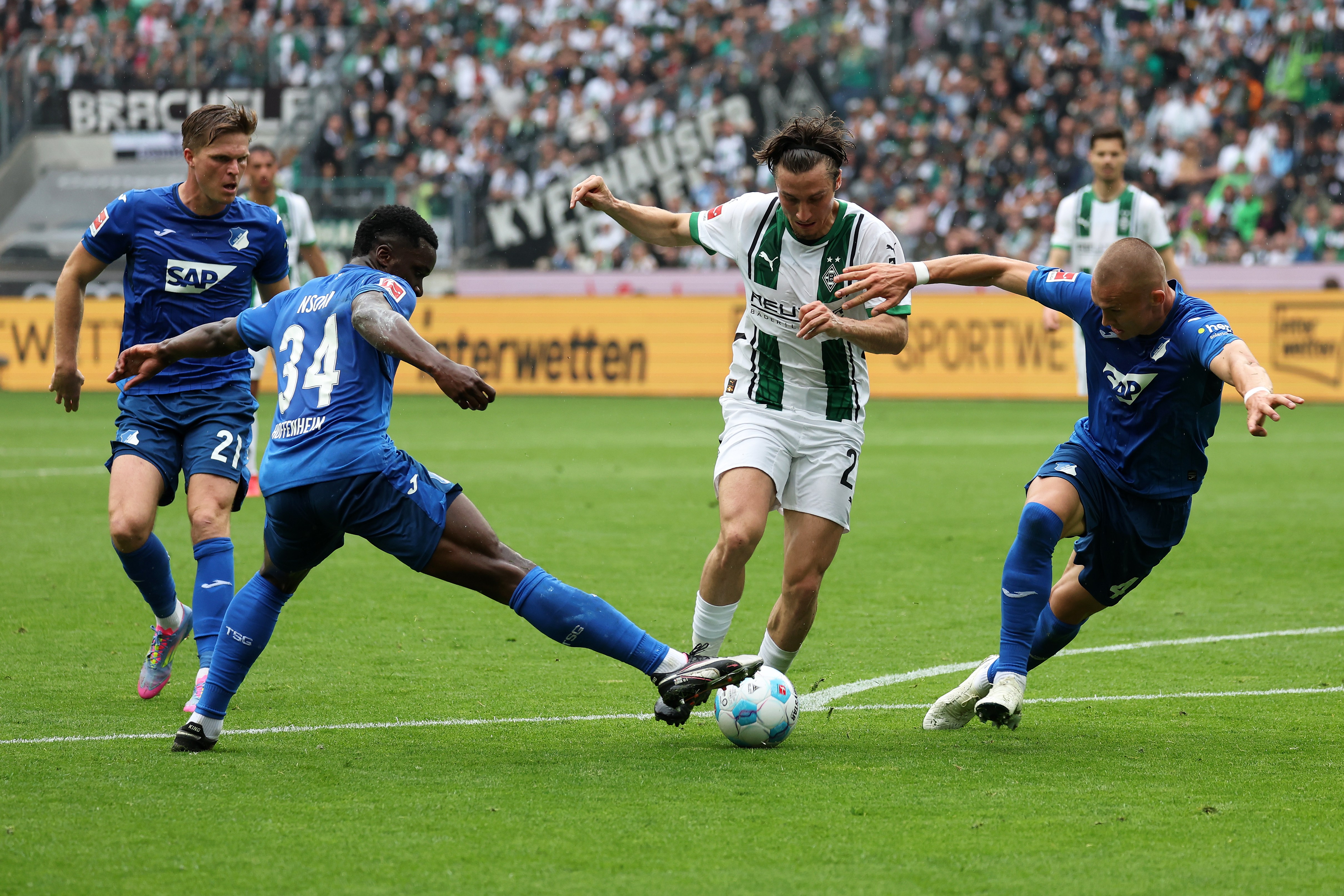 门兴格拉德巴赫胜利,继续保持领先优势的简单介绍 门兴格拉德巴赫胜利,继续保持领先优势的简单介绍