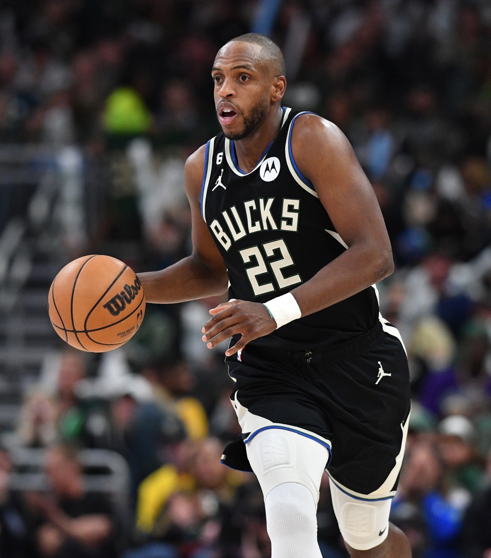 爱游戏体育链接-包含雄鹿球员克里斯-米德尔顿：球队全力以赴谋杀总决赛霸权的词条