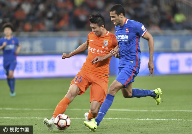 包含重庆力帆客场告负山东鲁能，遭遇连败的词条