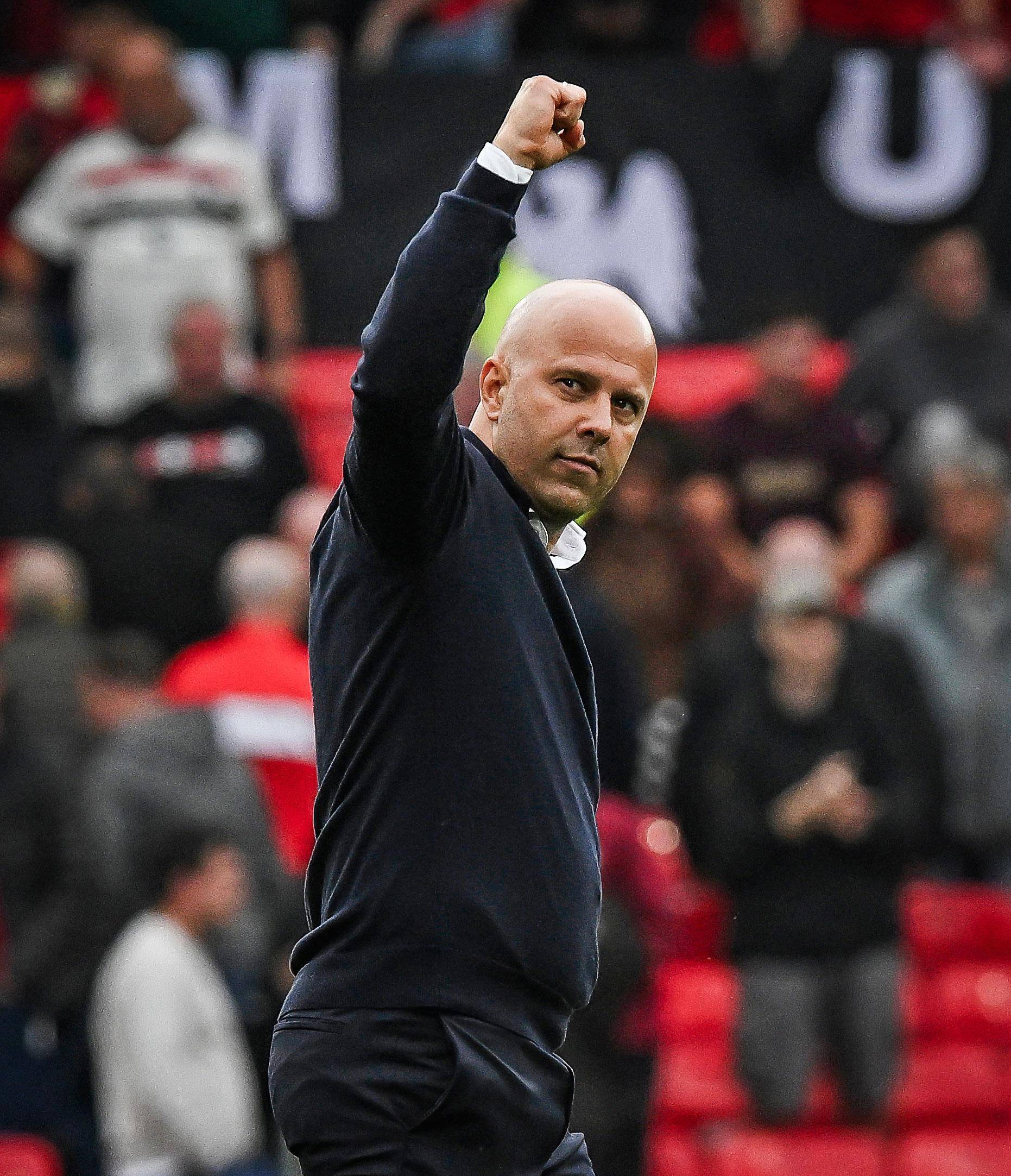 关于利物浦防线稳固,力拼曼联全力拿分的信息 关于利物浦防线稳固,力拼曼联全力拿分的信息