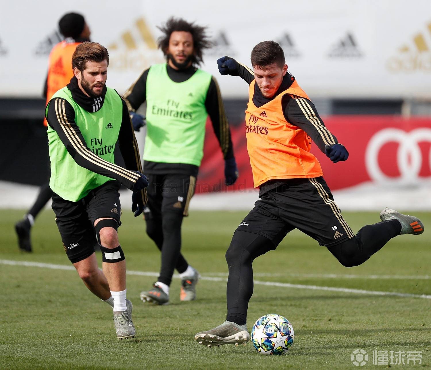 爱游戏亚洲官网-包含西悉尼流浪者外援训练状态火热，世俱杯淘汰赛关键战的词条