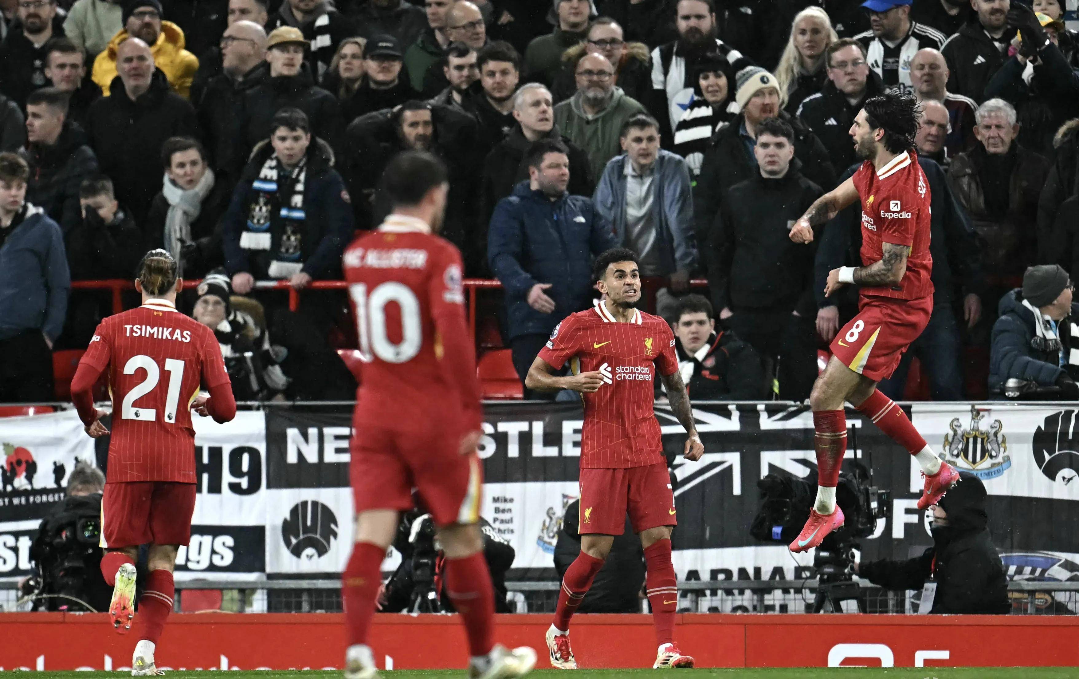 利物浦击败阿森纳,领跑积分榜 利物浦击败阿森纳,领跑积分榜