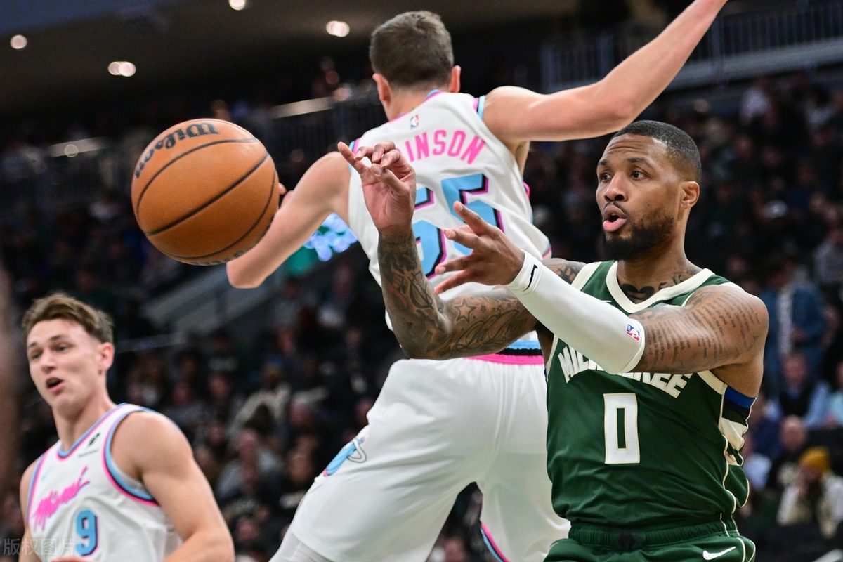 爱游戏体育网站-开拓者客场获胜领先雄鹿，利拉德进攻火力全开独挑大梁的简单介绍