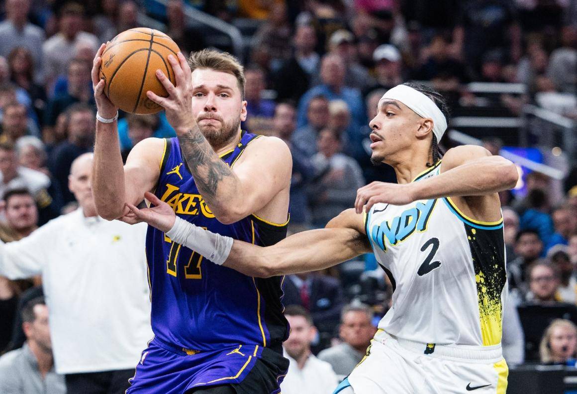 包含帕多瓦主场大胜，季后赛席位悬念存疑的词条