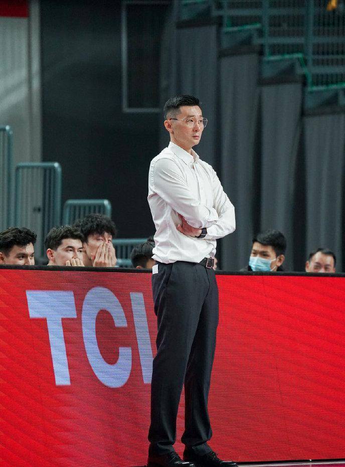 爱游戏体育地址-新疆男篮力挺杀进半决赛，表现出色！的简单介绍