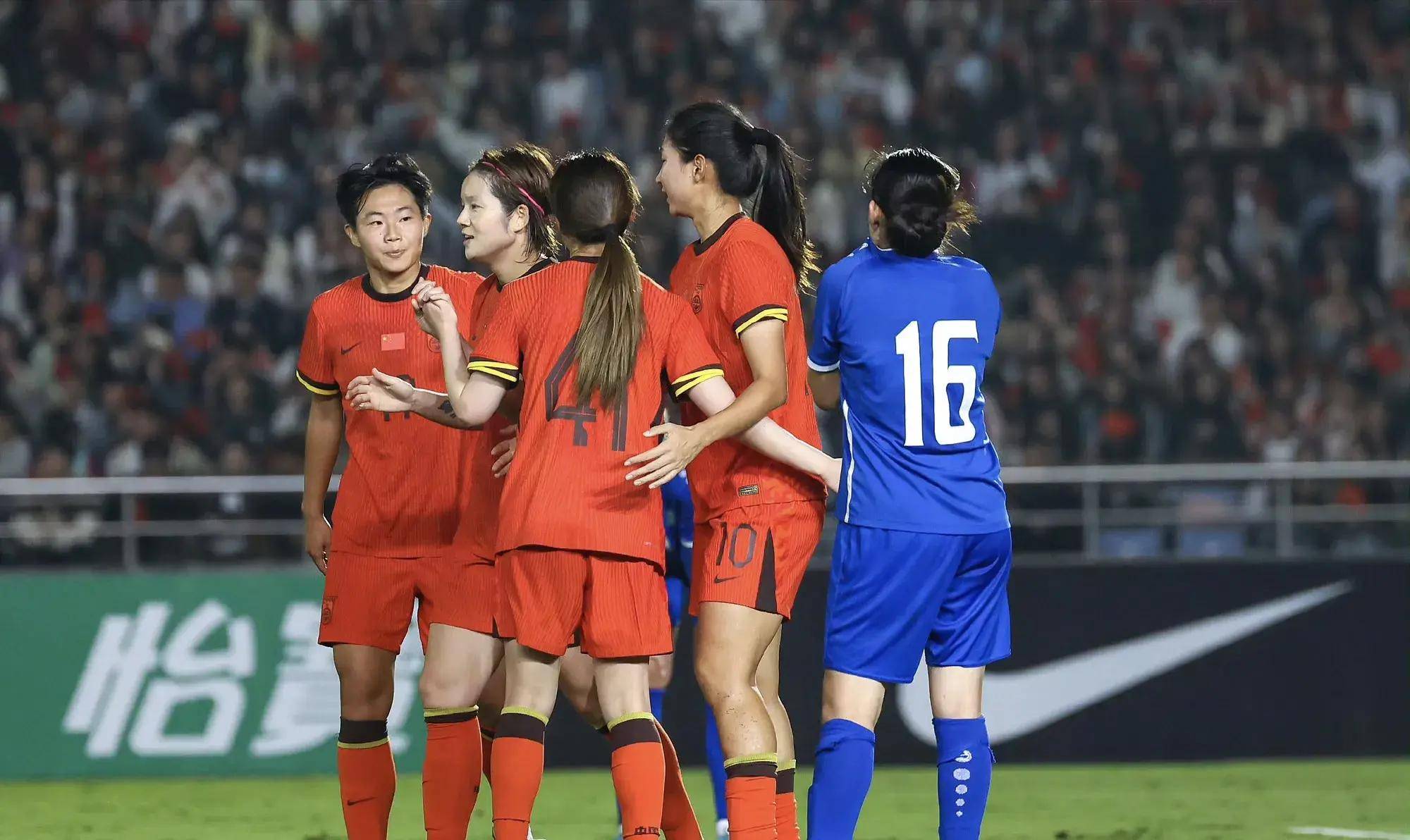 爱游戏体育平台-国际女足联赛中，中国队表现优异取得骄人成绩