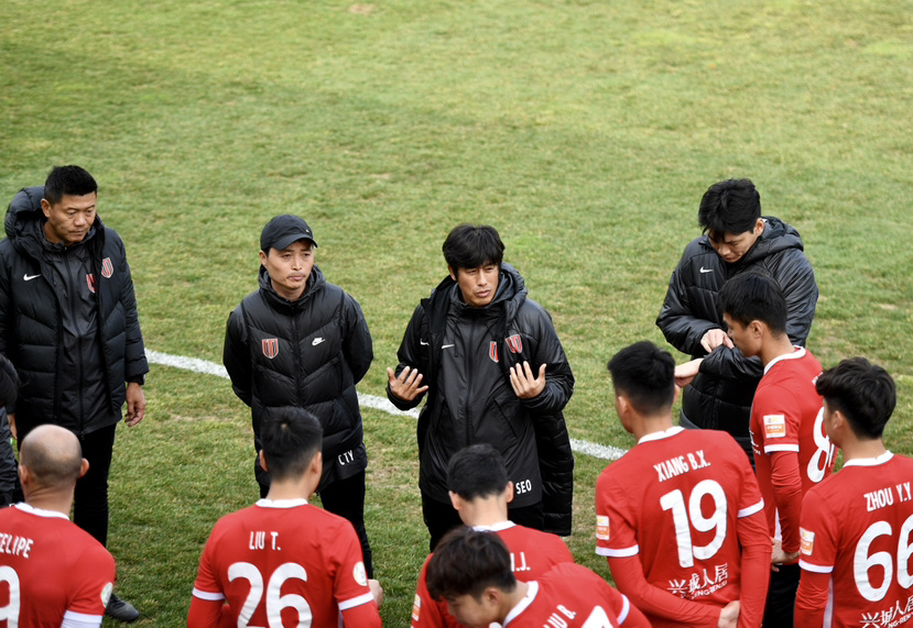 包含多家俱乐部考察新人才,引援工作加速进行中的词条 包含多家俱乐部考察新人才,引援工作加速进行中的词条