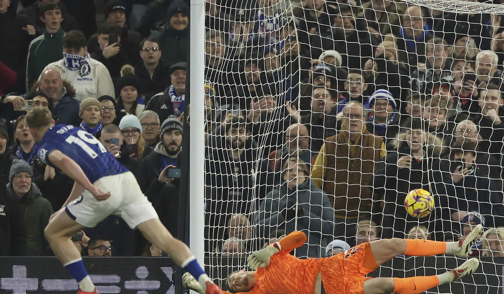 英格兰队在关键战役中失利