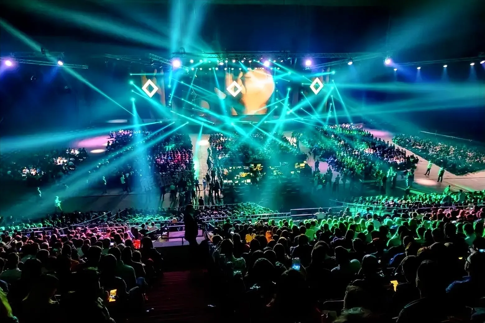 爱游戏官方登录入口-火爆场面带来的欢呼声，震撼全场