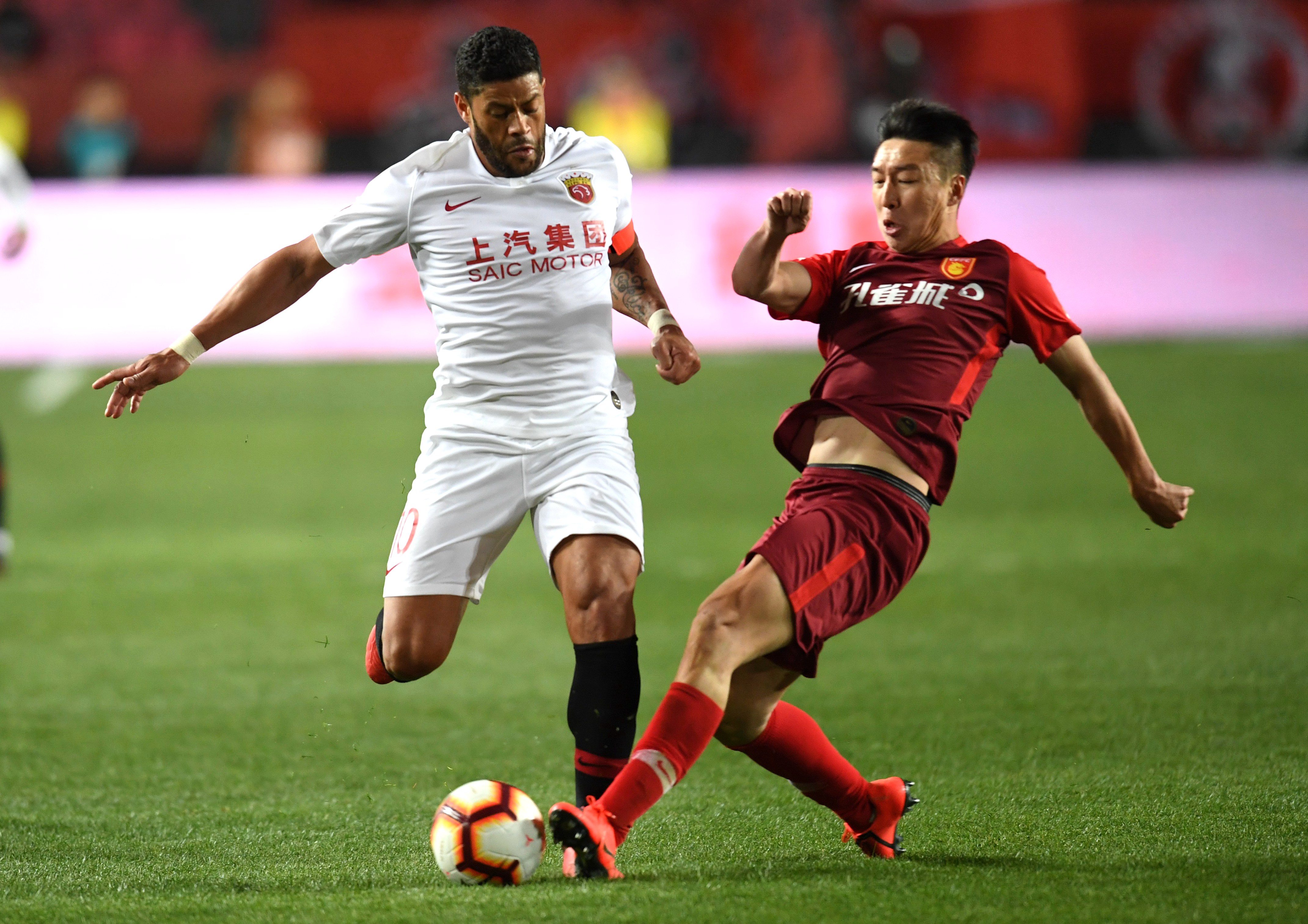 爱游戏在线-包含湖南湘涛主场击败华夏幸福，取得宝贵三分的词条