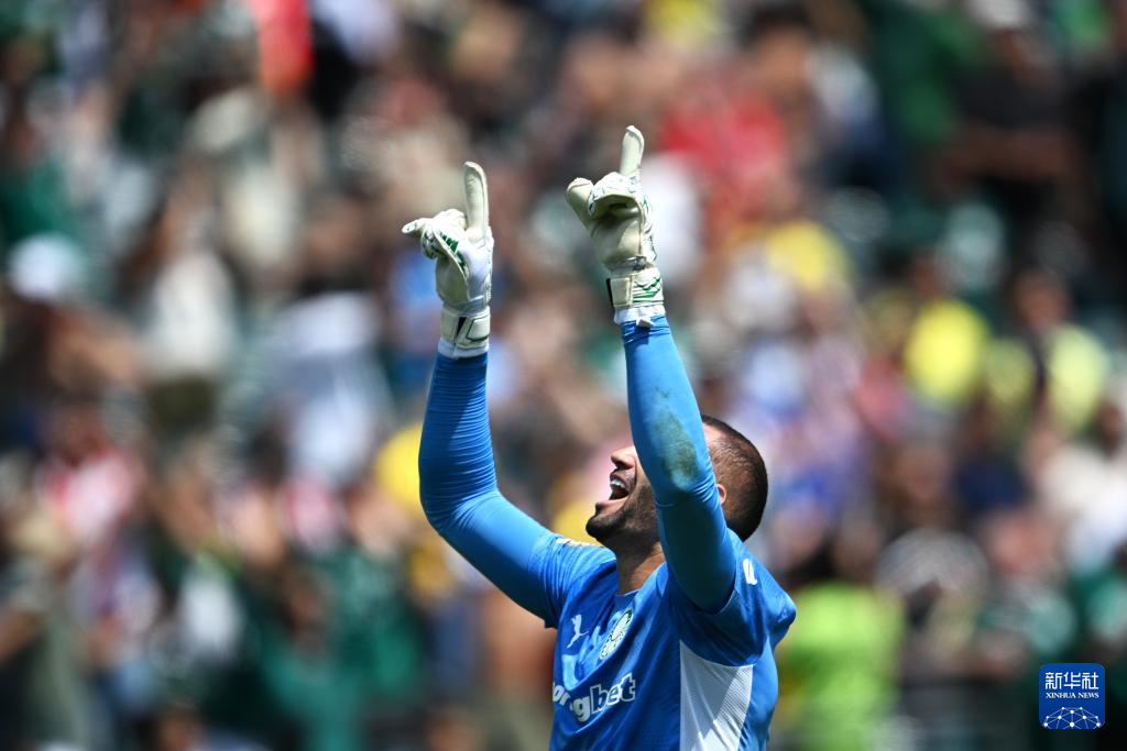 美国队在国际足球比赛中获得胜利