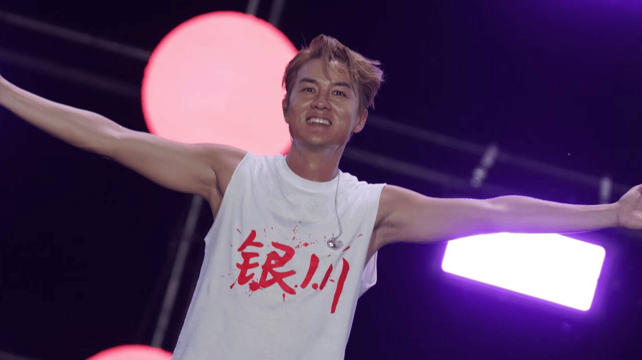 比赛节奏明快，全场观众沸腾起来