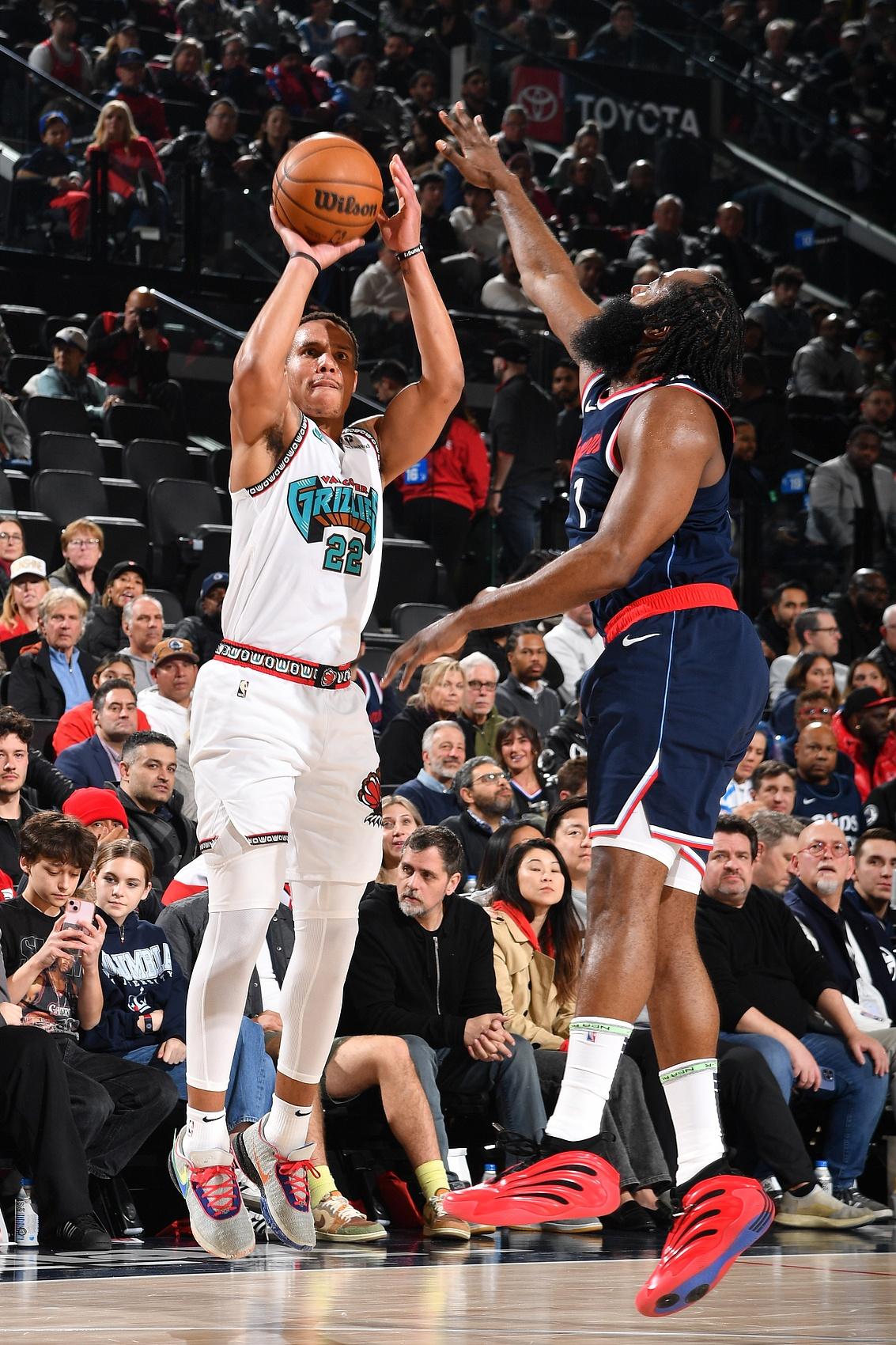 快船击败灰熊,保持不败势头的简单介绍 快船击败灰熊,保持不败势头的简单介绍