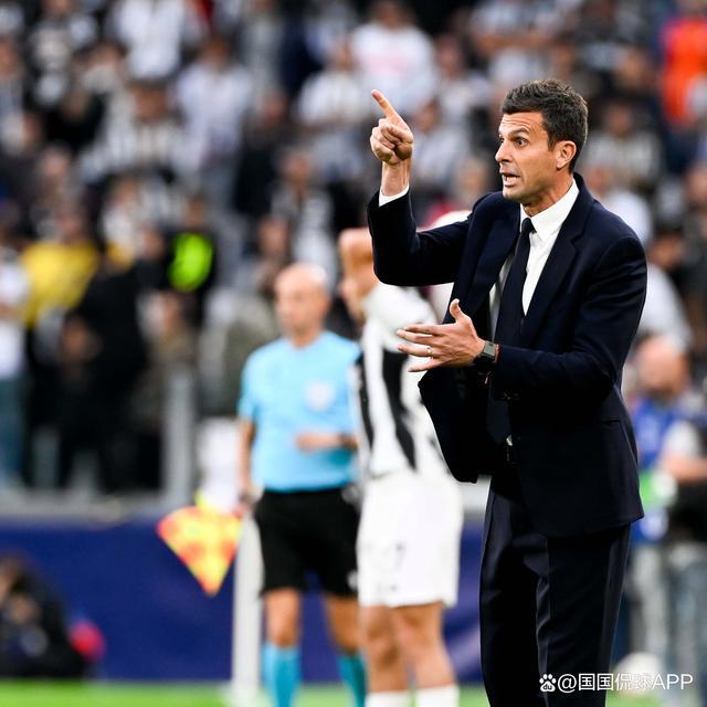 爱游戏官网-尤文图斯战胜困难，坚守领先地位！