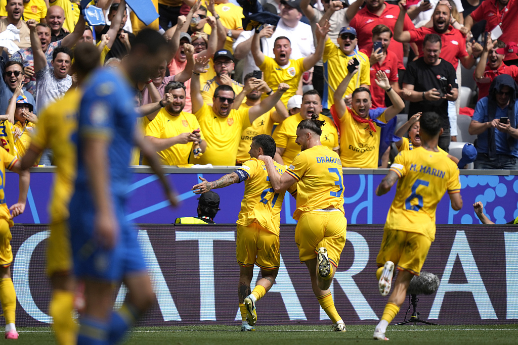 包含波兰-险胜安道尔，欧洲杯预选赛晋级在望的词条