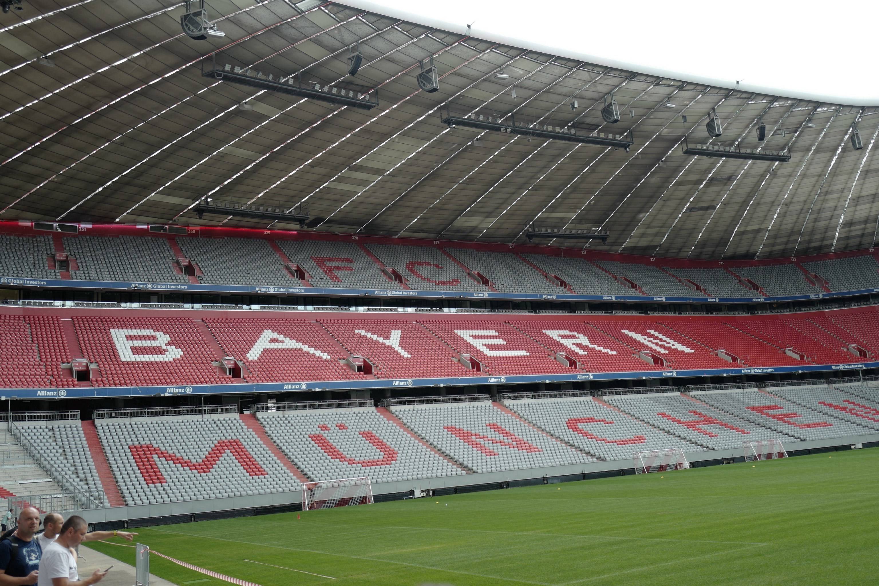 关于拜仁慕尼黑逆转切尔西，晋级欧冠半决赛！的信息