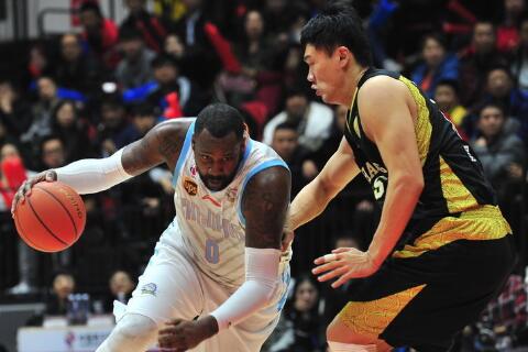 爱游戏官网-新疆主场击败河南，迎来两连胜