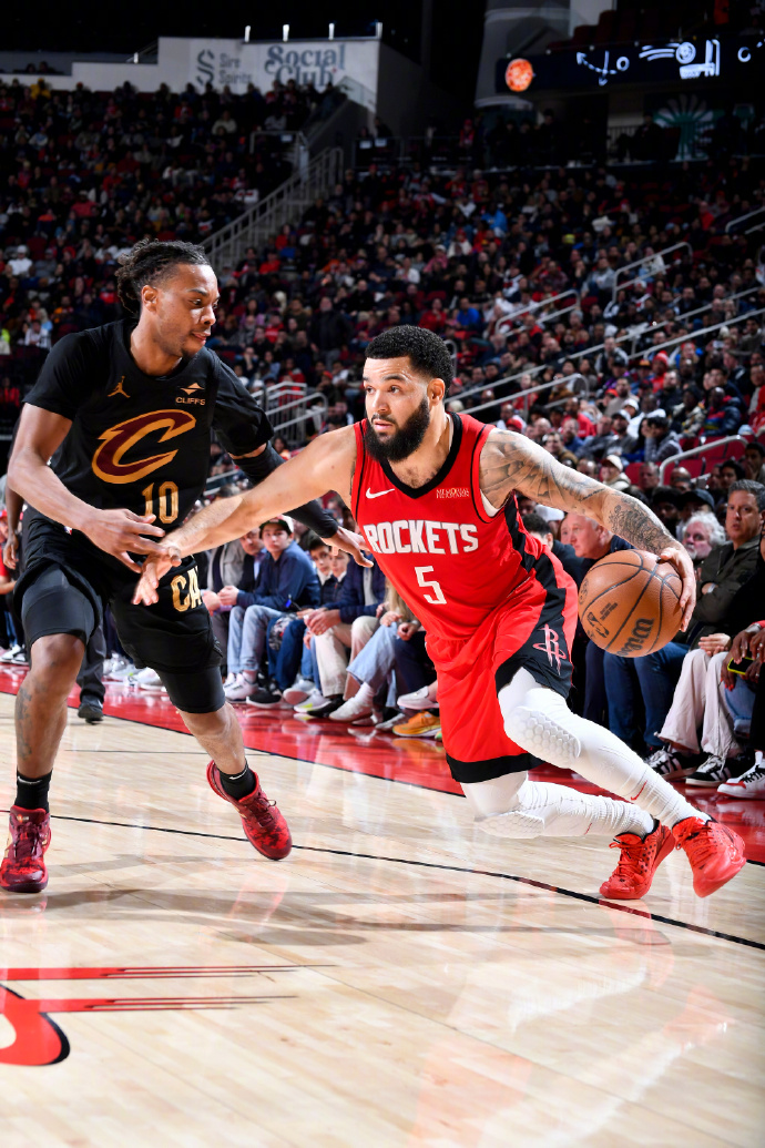 爱游戏-包含火箭连胜不断，保持稳定状态跻身西部前列！的词条