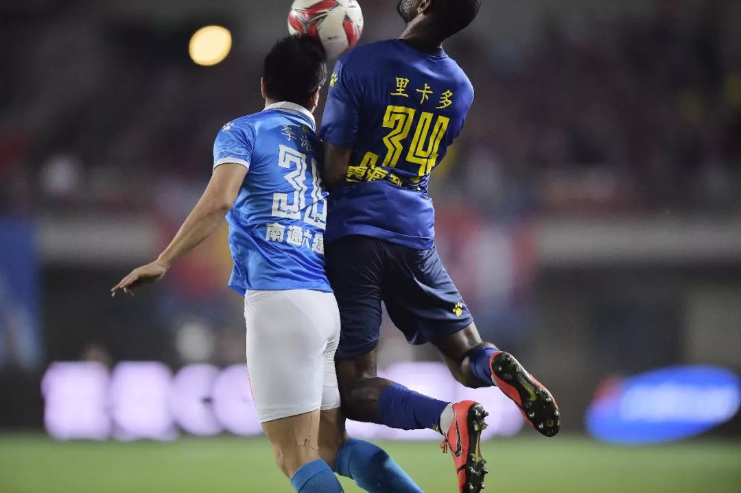 爱游戏登录入口-汉诺威逼平领头羊，表现坚韧的简单介绍