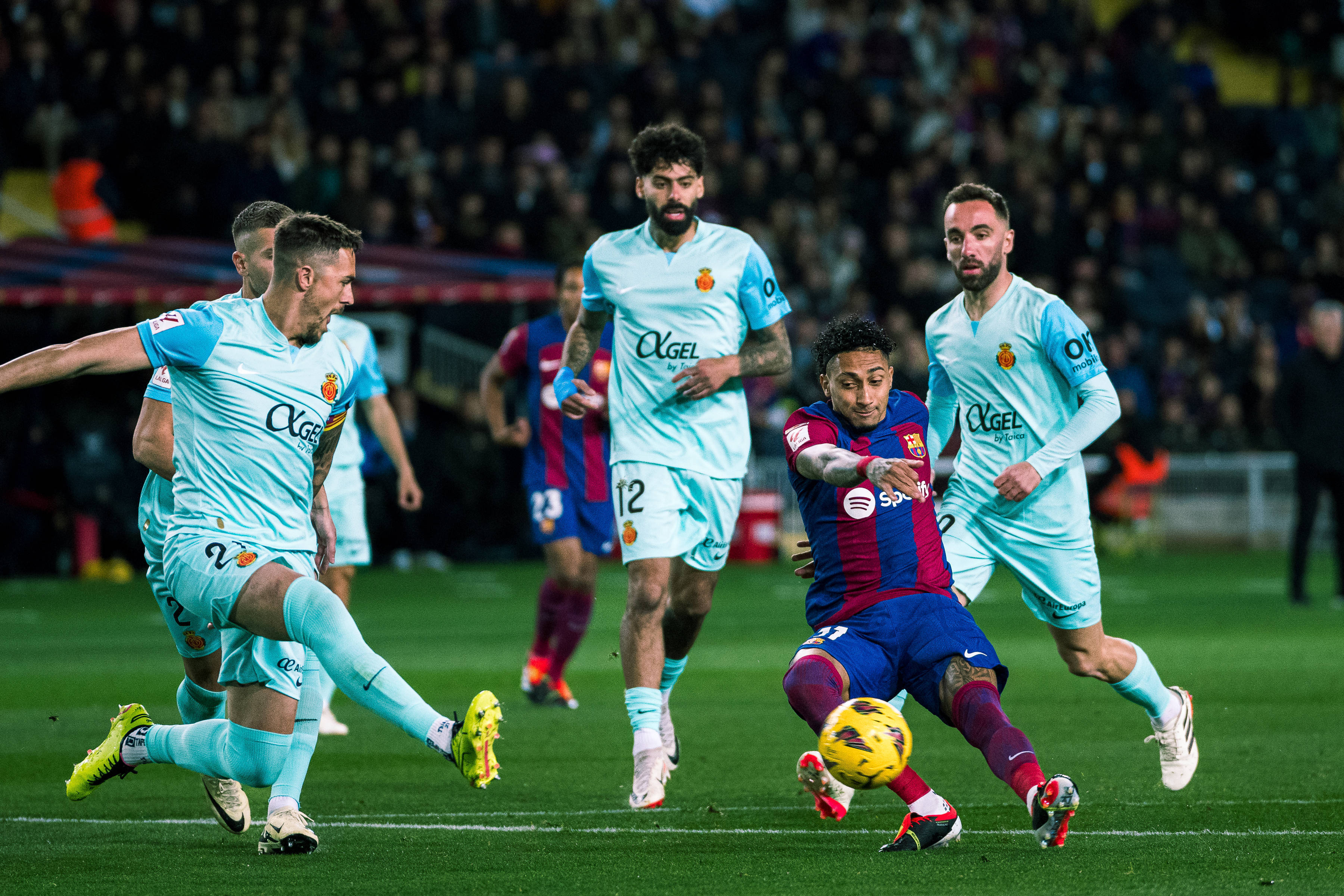 曼城客场告捷，力保不败势头